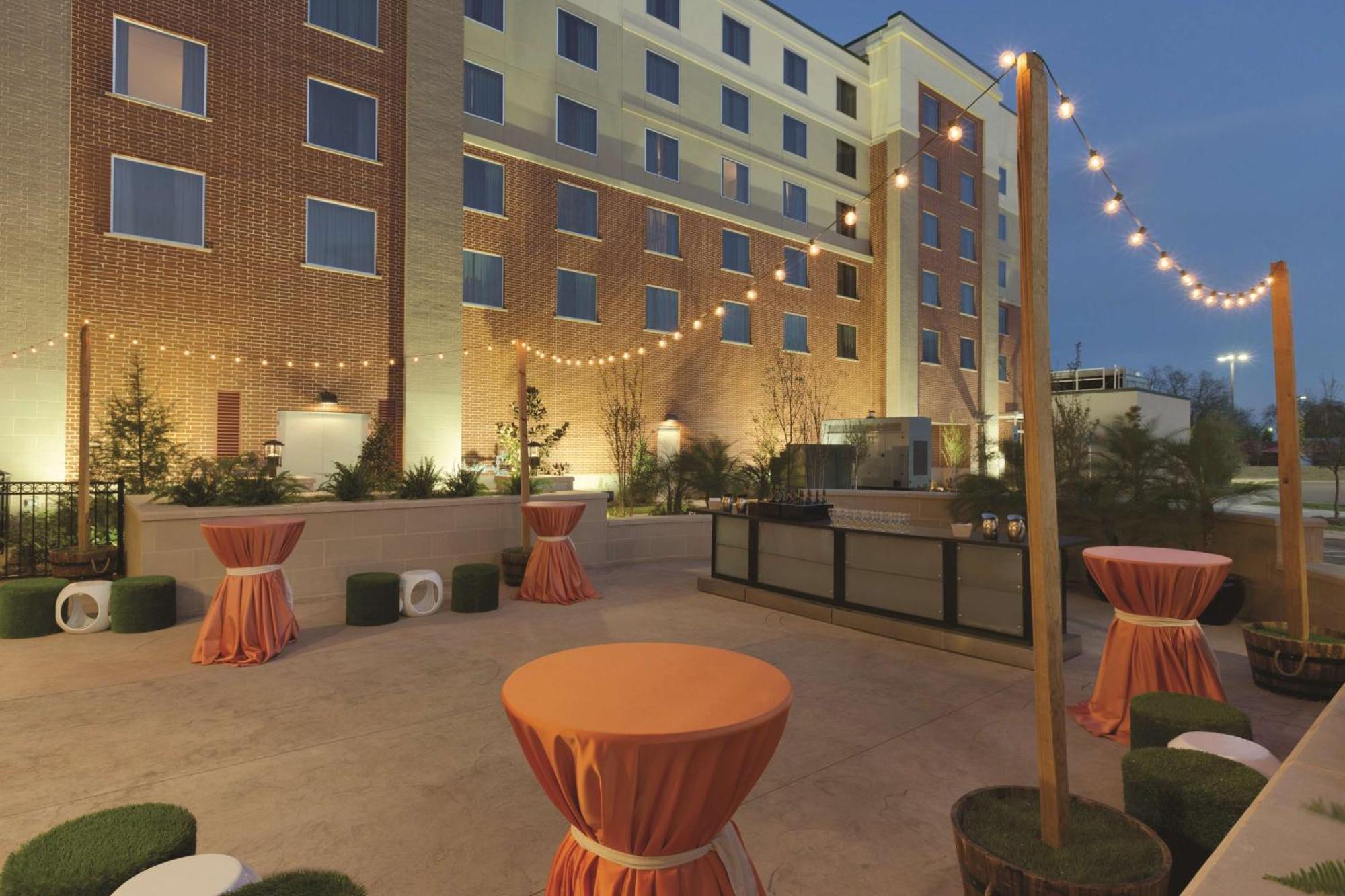 Embassy Suites Oklahoma City Downtown/Medical Center Екстер'єр фото